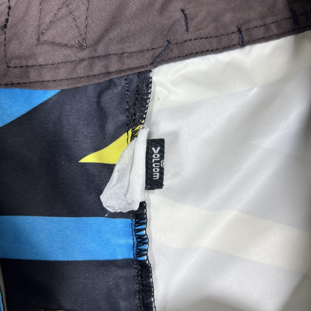 Volcom Board Shorts Mens Size 36 Black Blue Yellow Zigzag Swim Trunks - Picture 8 of 8